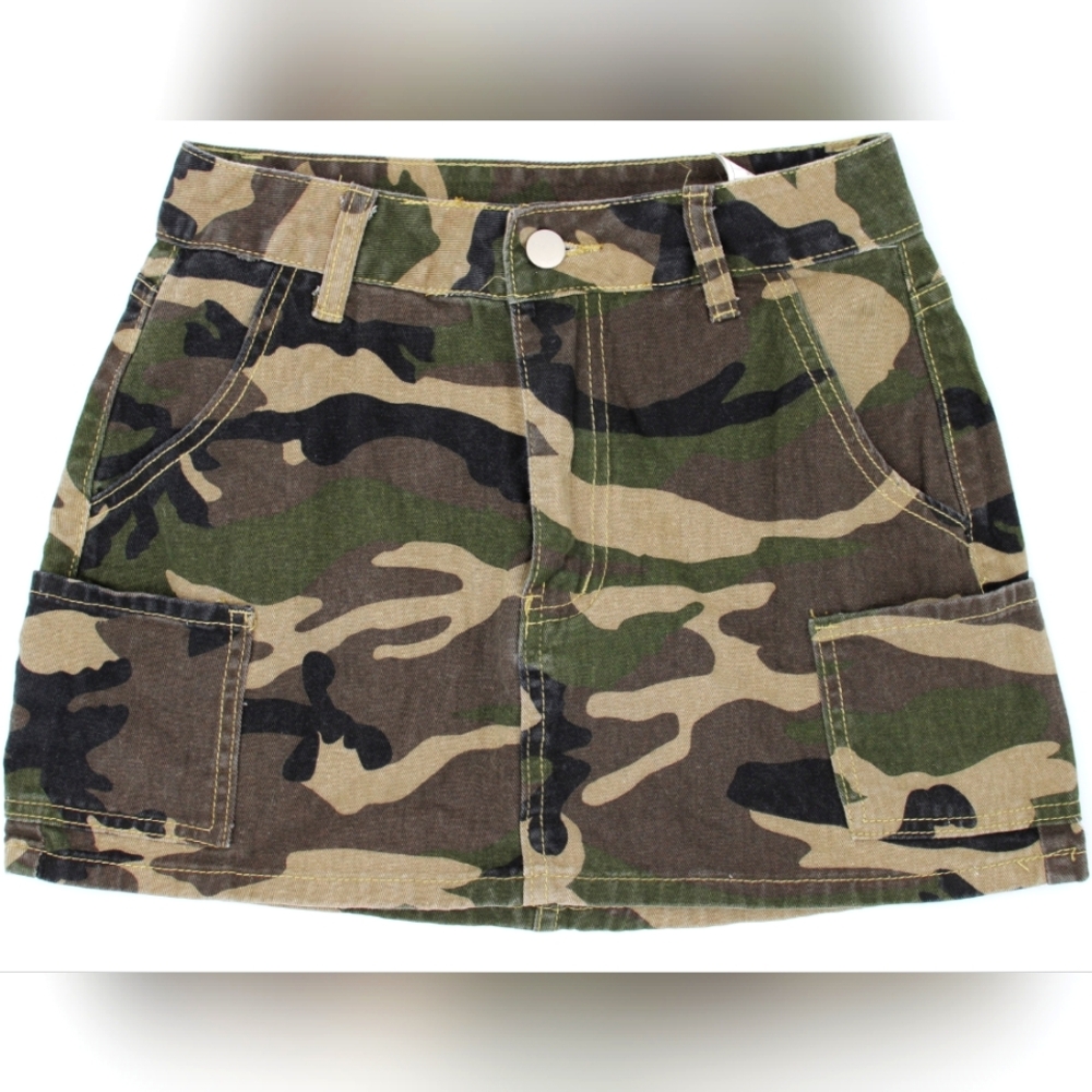Women’s Green/Black Camo Denim Skirt (XS)